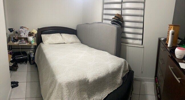 Master Beadroom - 8275 SW 152nd Ave