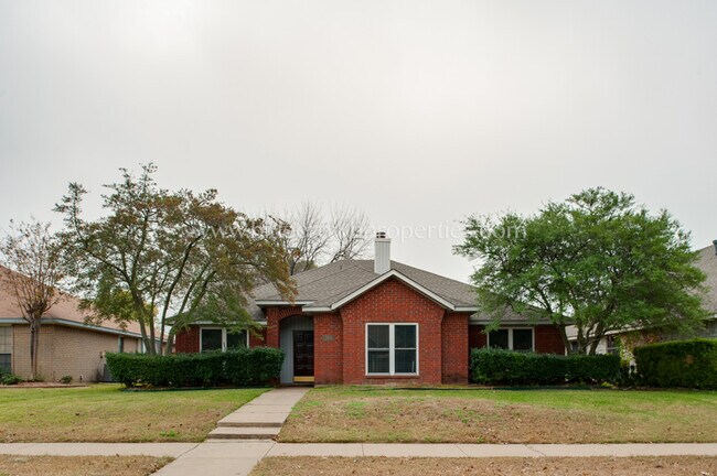 Building Photo - 2154 Mcintosh Dr