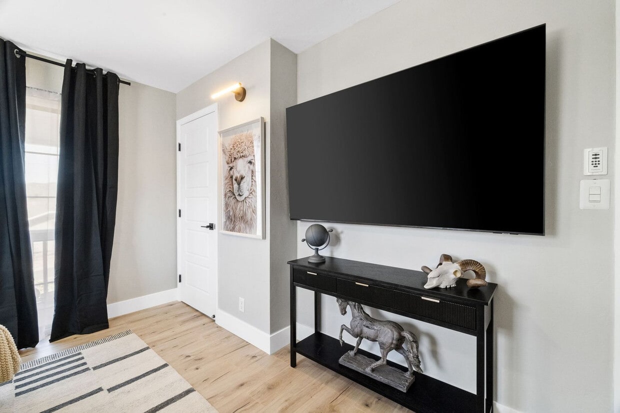 Foto principal - 304 E Goodwin St