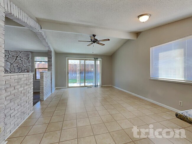 Foto del edificio - 3420 Alpland Ln