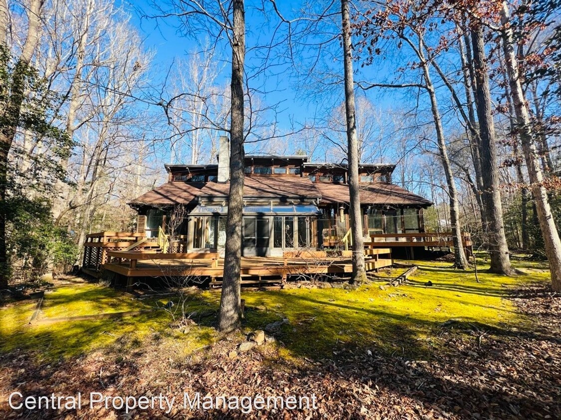 4 br, 3.5 bath House 121 River Ridge Drive House Rental in Moore