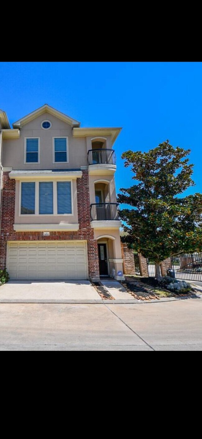 Foto del edificio - 8002 Stoneyway Dr