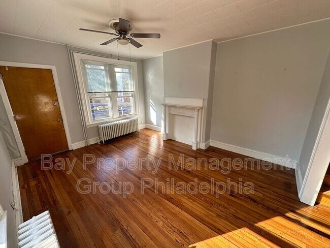 Building Photo - 2431 Tulip St