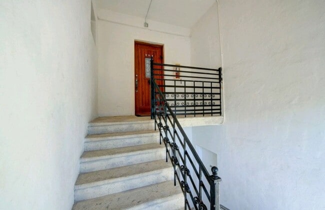 PENTHOUSE PRIVATE STAIRWAY AND ENTRANCE - 4035 N Meridian Ave