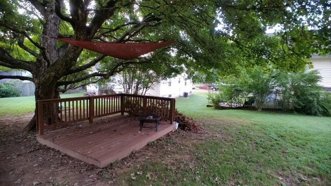 Foto del edificio - Charming Riverside Home w/ many EXTRAS!!!