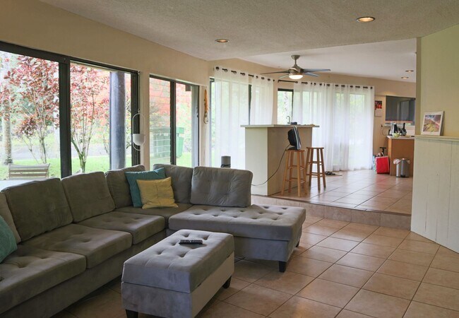Building Photo - Maunakai 7A a furnished 2 bedroom/2 bath, ...