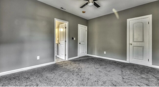 Building Photo - 3738 Ellerslie Ave