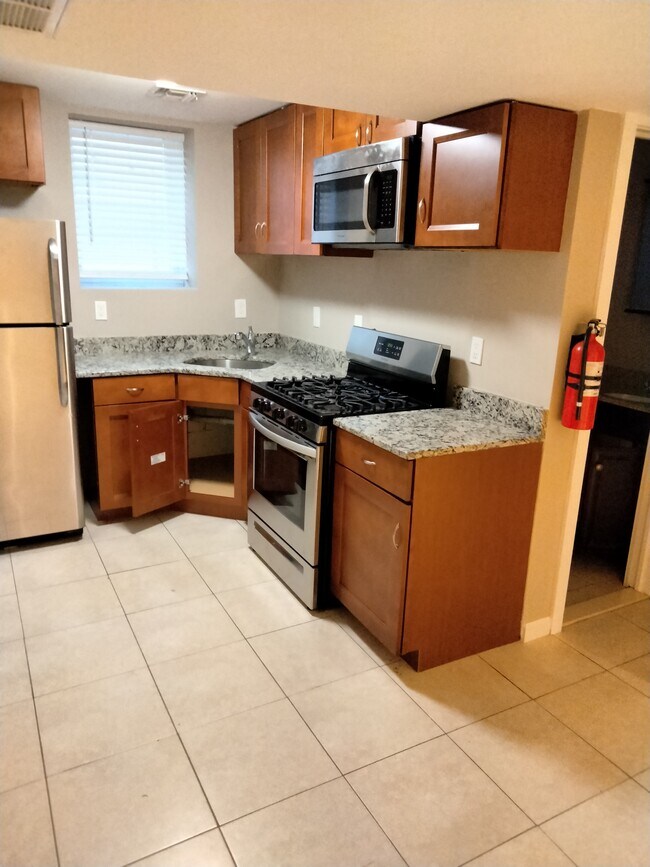 Building Photo - 34 Blaine Ave