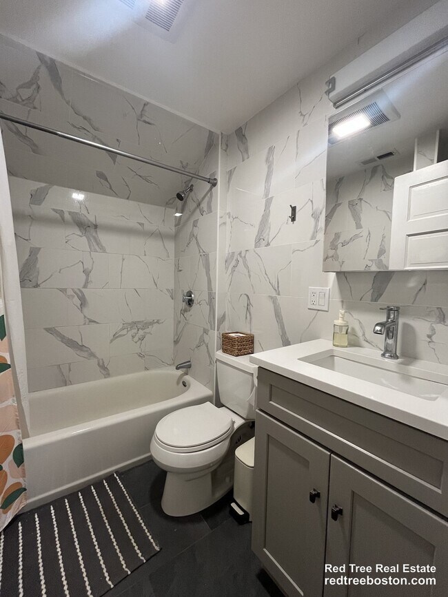 Foto del edificio - 18 Colberg Ave