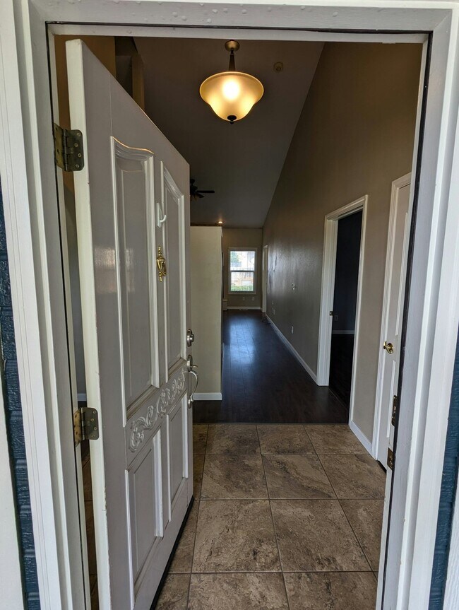 Foto del edificio - 12396 W Driftwood Dr