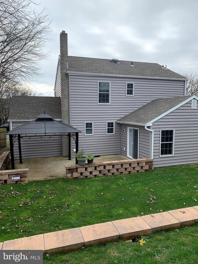 Foto del edificio - 447 Dorchester Ln