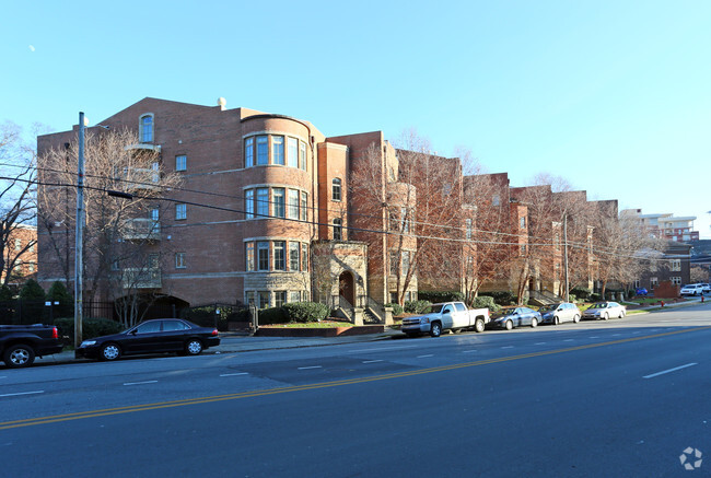 Building Photo - The Row at Thirty First