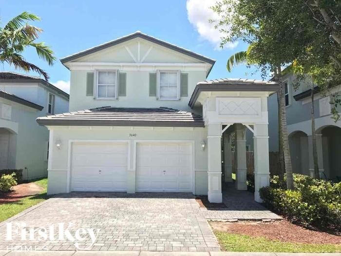 Foto principal - 3640 NE 3rd Ct