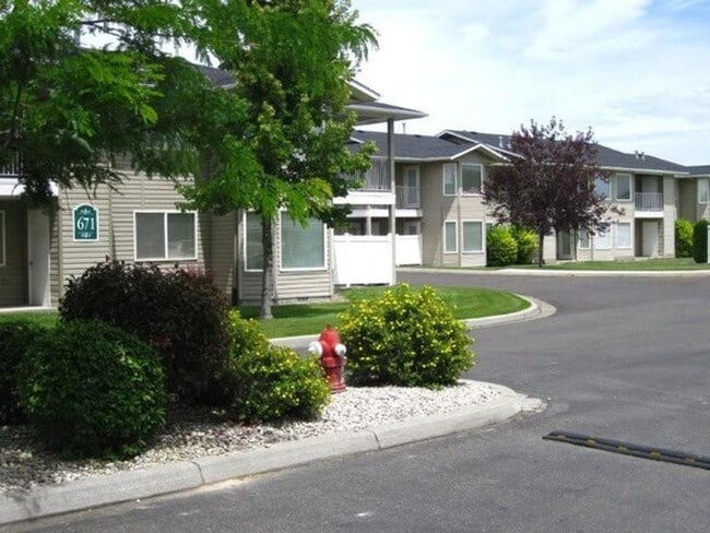 Building Photo - 603 Saratoga Dr