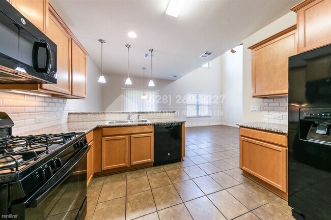 Foto del edificio - 2 br, 2.5 bath Condo - 1620 Bryant Dr. Uni...