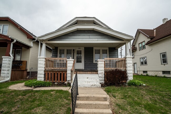 Building Photo - 3 Bedroom Single Family Home in West Allis