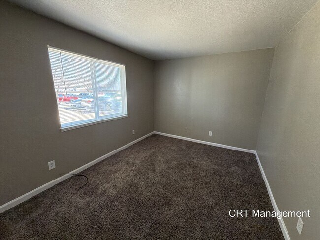 Building Photo - Spacious 3-Bedroom Condo with In-Unit Laundry – Convenient Aurora Location