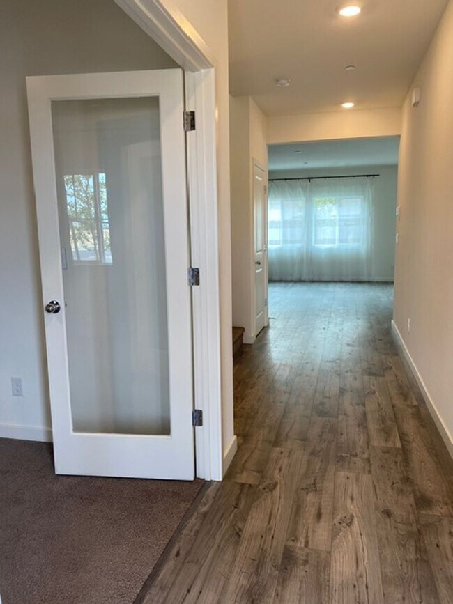 Foto del edificio - 2023 model home in solar community!