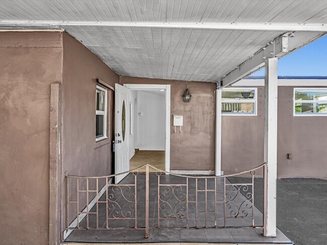 Building Photo - 6661 Meade St