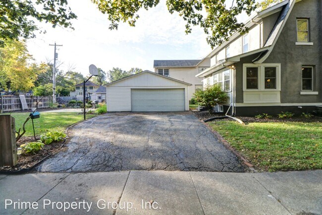 Building Photo - 3 br, 1 bath House - 410 N Edwin