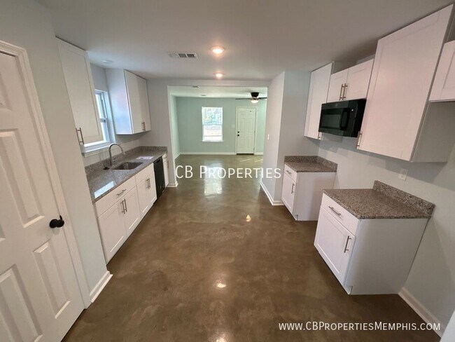 Building Photo - SECTION 8!!!
