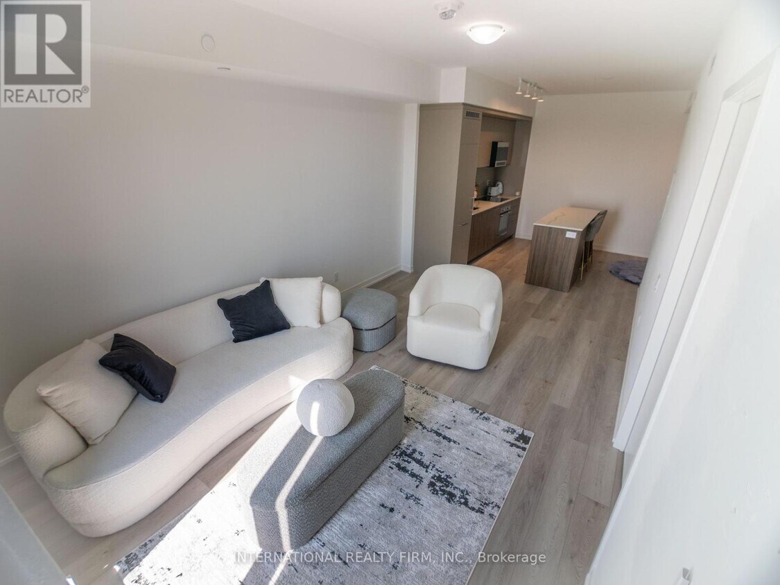Photo principale - 863-863 St Clair Ave W