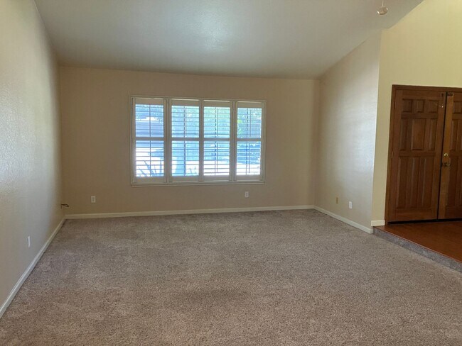 Building Photo - 1717 Whippoorwill Ct