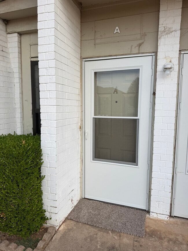 Foto del edificio - 2125 Beaumont Dr