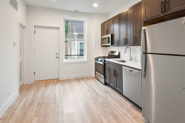 Foto del edificio - 1921 West Summerdale Avenue Unit 2R