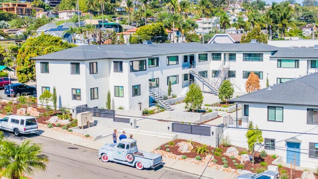 Foto del edificio - 3028 Kellogg St