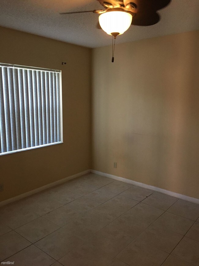 Foto del edificio - 2710 Forest Hills Blvd