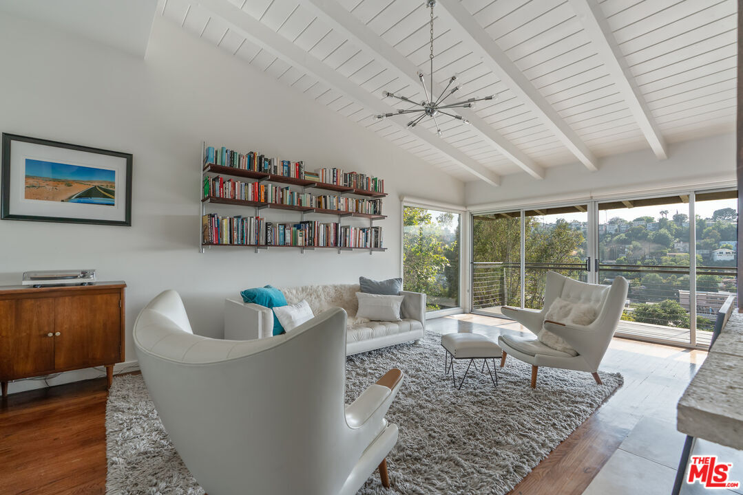 Foto principal - 2479 Lanterman Terrace