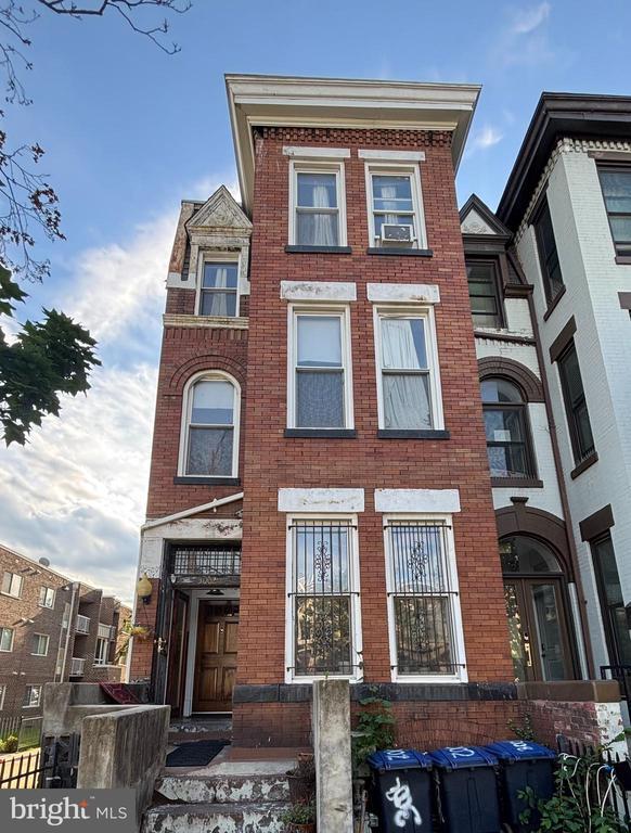Foto principal - 3002 13th St NW