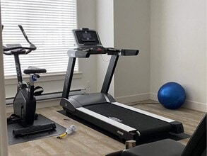 Building Photo - 11188-11172 33