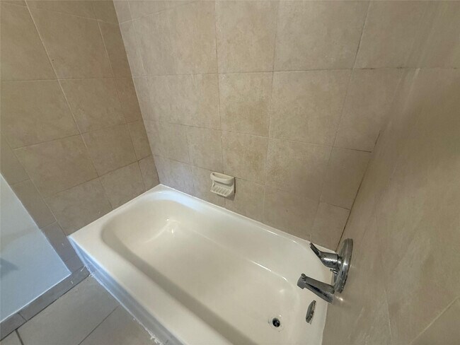 Foto del edificio - 7960 N Colony Cir