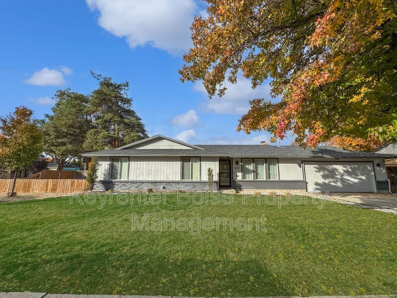 Foto principal - 4727 Arrowhead Way