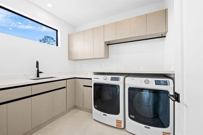 Foto del edificio - 2324 SW 26th St