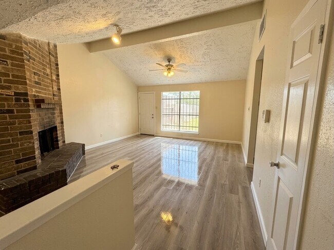 Foto del edificio - 5429 Ridge Wind Ln