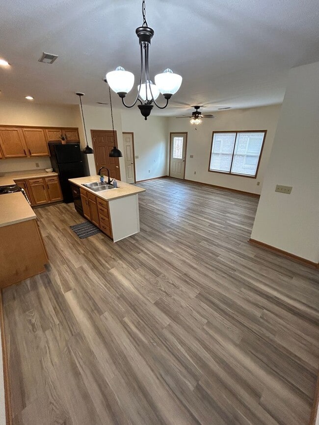 Foto del edificio - Modern & Spacious 3-Bedroom Ranch Condo – Coming April 2026!