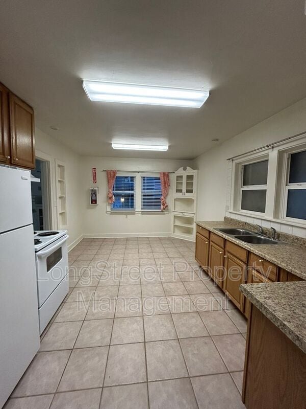 Foto del edificio - 11380 SW Greenburg Rd