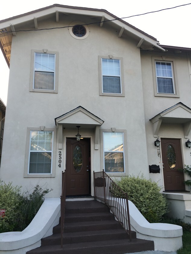Foto principal - 2504 Broadway St