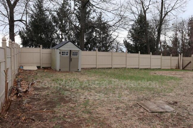 Building Photo - 10107 N 472 E