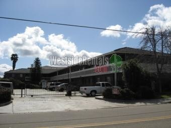 Foto principal - 323 W 15th Ave