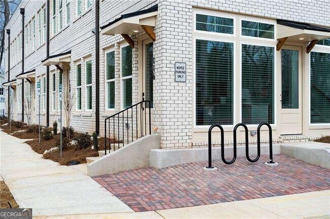 Foto del edificio - 9040 Main St