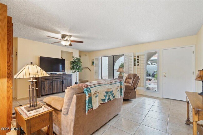 Foto del edificio - 16510 E Palisades Blvd