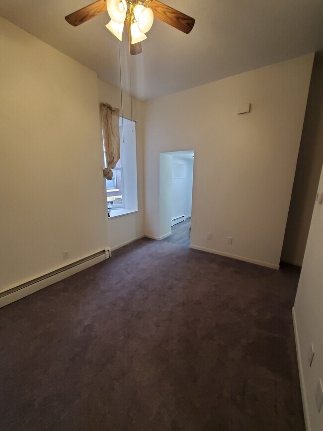 1337 Main St Unit 1, Dubuque, IA 52001 Condo for Rent in Dubuque, IA