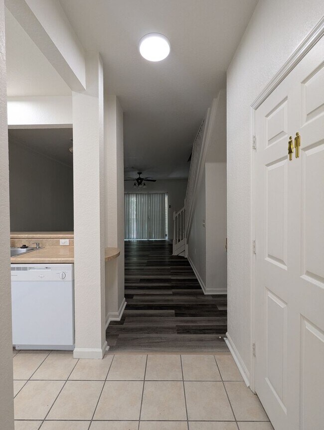 Foto del edificio - 2 Bedroom / 2.5 Bathroom Townhome – Magnolia Place