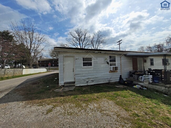 Building Photo - 1282 Carolina Ave