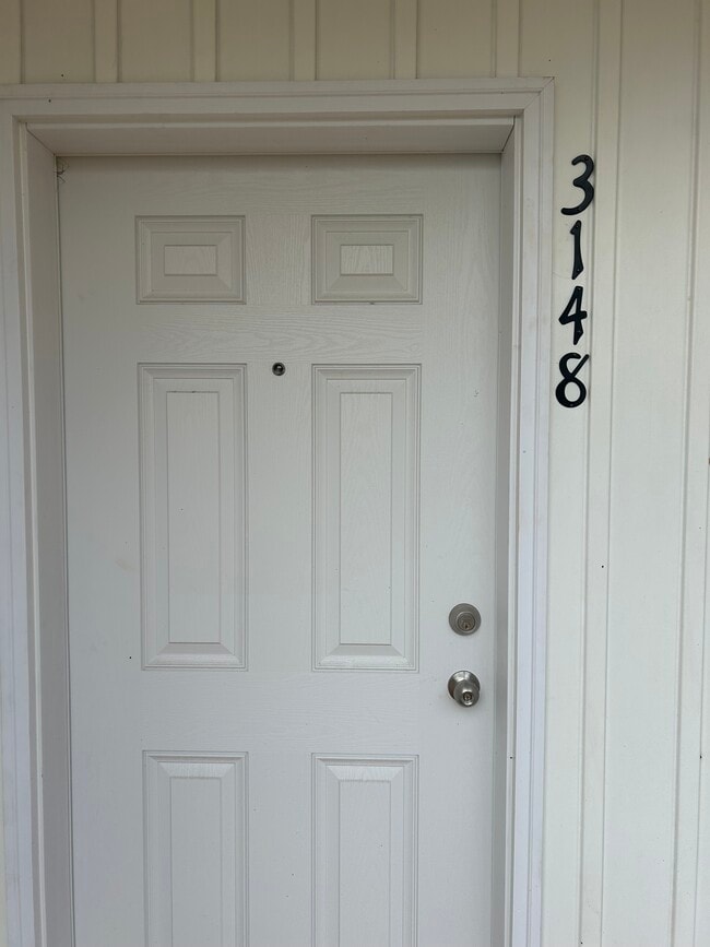 Covered front porch entrance - 3148 Texs Fish Camp Rd