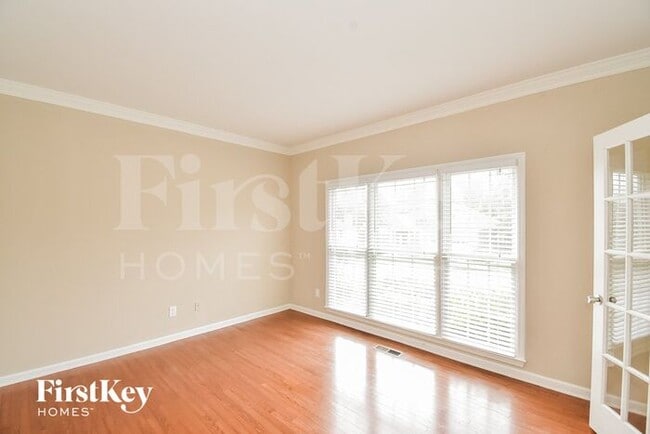 Building Photo - 1107 Charter Oak Ct